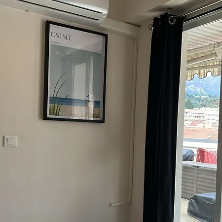 With Sunny Terrace Air Conditioning Διαμέρισμα *